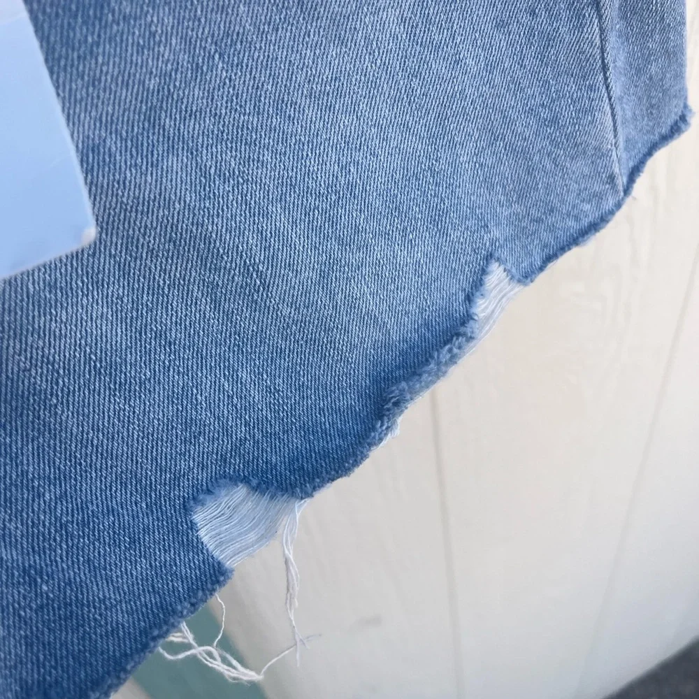 Zara Crossed Waist High Rise Mom Fit BermudaShorts Distressed‎ Size 4